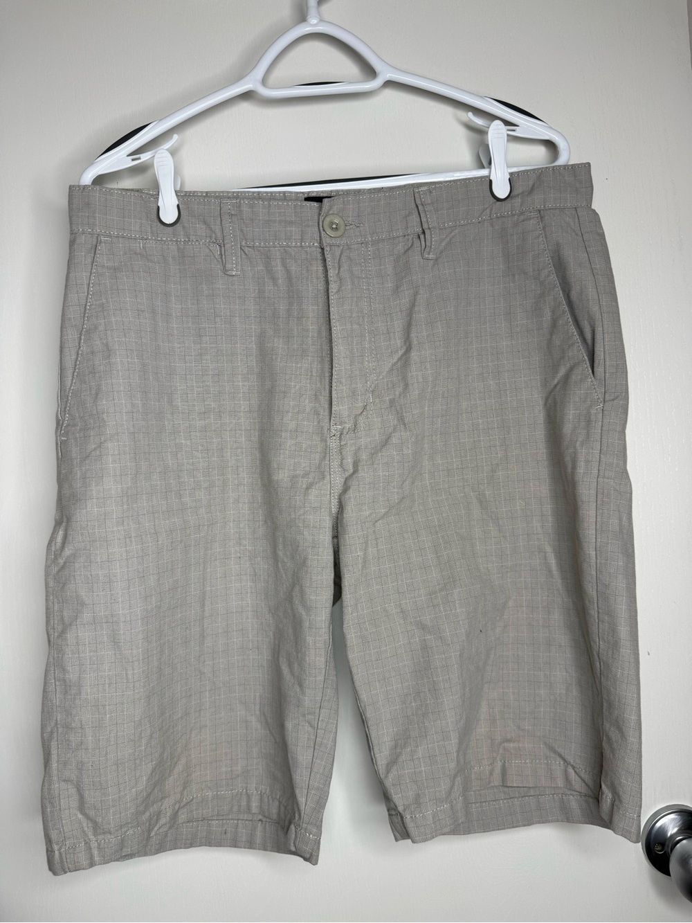Urban Heritage Men's Casual Beige Shorts Size 34